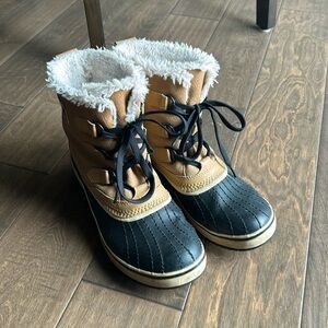 Women’s sorel duck winter boots
